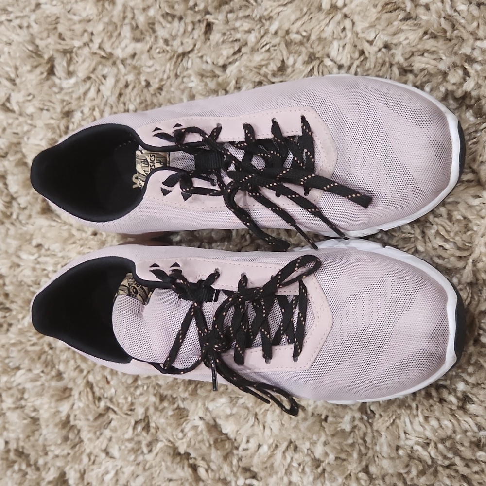 Asics tennis shoes